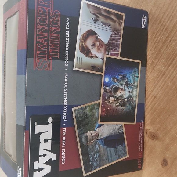 Stranger Things Eleven and Barb Vynl Figures By Funko - Picture 2 of 5